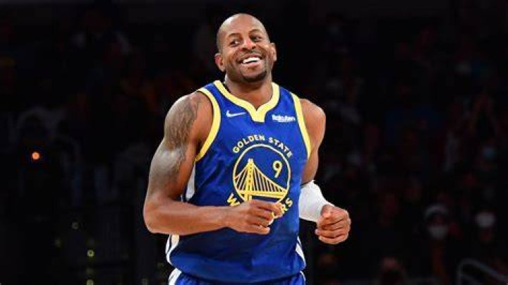 Andre Iguodala will resign with Warriors, play 19th NBA season