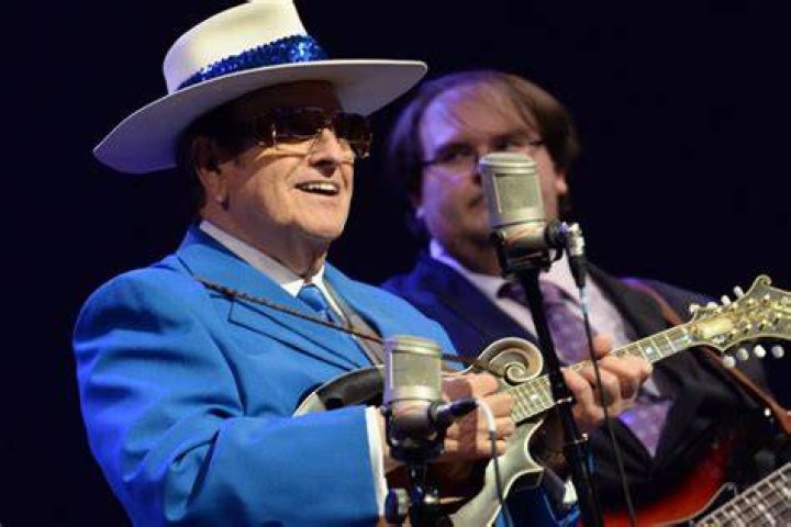 Bobby Osborne Feat Vince Gill, 'Make the World Go Away' [Premiere]