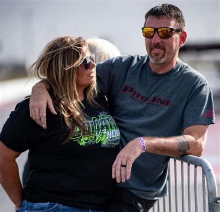 Daddy Dave is Married to Wife: Cassi Comstock