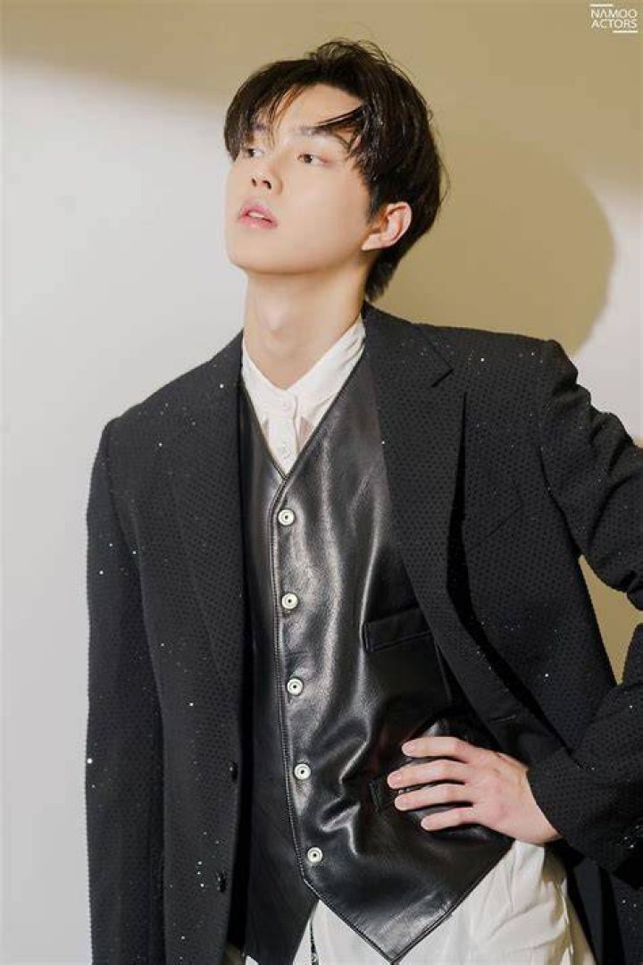 daily song kang on Twitter Best songs, Song kang ho, Korean actors