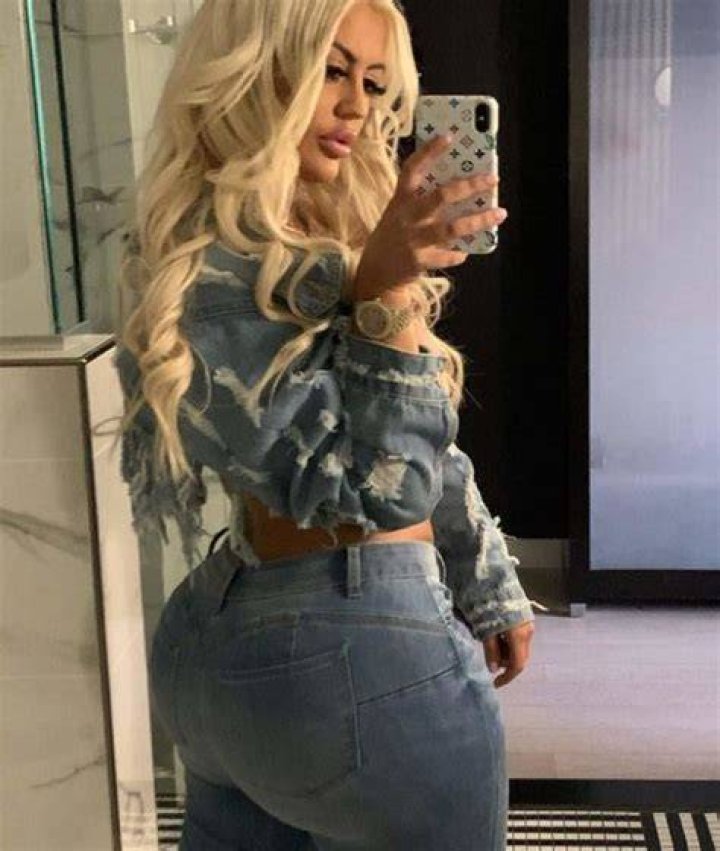 Dani Banks Biography