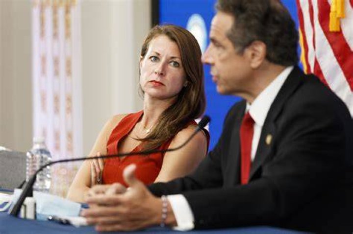 ExCuomo aide Melissa DeRosa nears deal to sell NYC apartment, plans