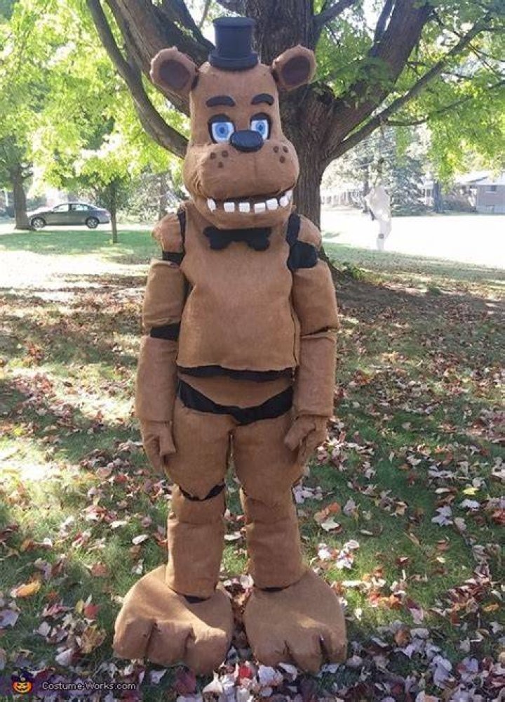 Full freddy fazbear costume Fnaf costume, Freddy costume, Diy