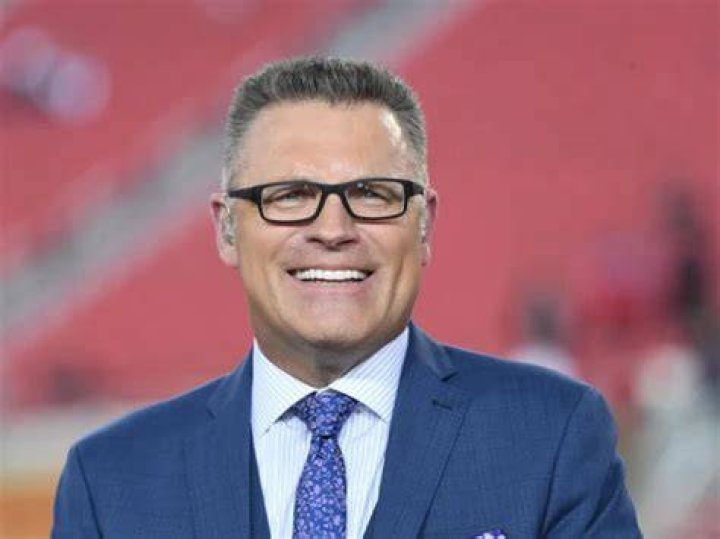 Howie Long Net worth Biography, Career, Spouse And More Voltrange