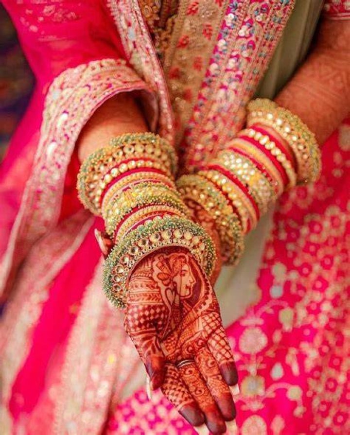 Indian Bride Bridal bangles, Bridal jewellery indian, Bridal jewelry