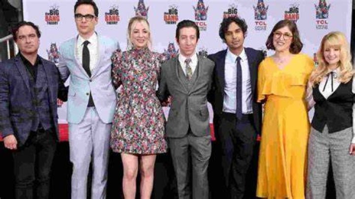 Jim/Kaley and the BBT cast on Watch magazine (Sep 2009) Jim Parsons