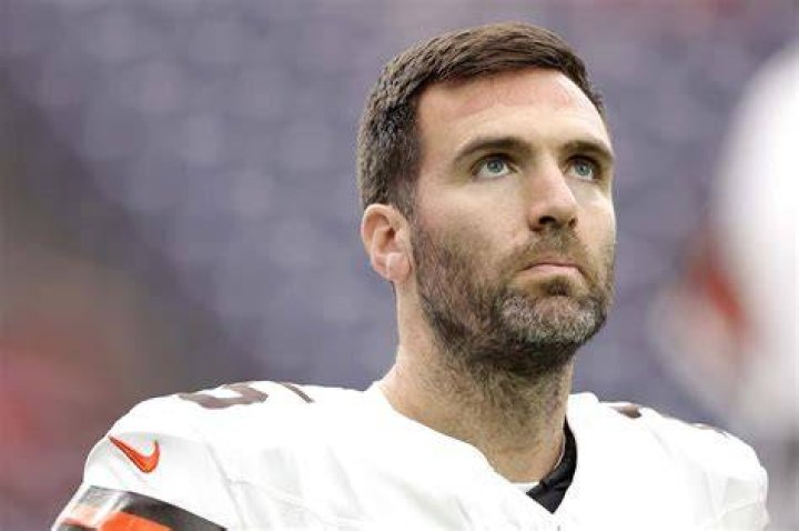 Joe Flacco's wife gave birth to a baby boy 45 minutes ago but he'll