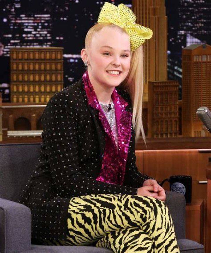 JoJo Siwa Talks Making DWTS History with SameSex Partner