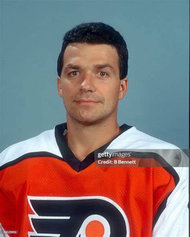 Kevin McCarthy Player's cards since 1984 1985 penguinshockey