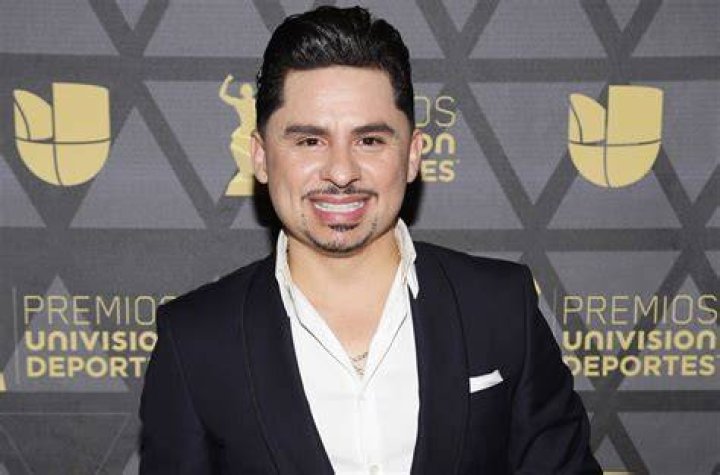 Larry Hernandez Net Worth, Salary, Age, Height, Bio, Family, Career