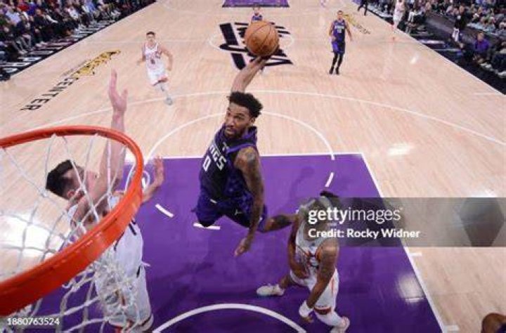 Malik Monk with a dunk vs the Chicago Bulls [Video]