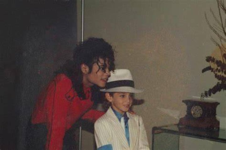 MICHAEL JACKSON avec sa m&egrave;re Katherine Jackson AKA Katherine Esther