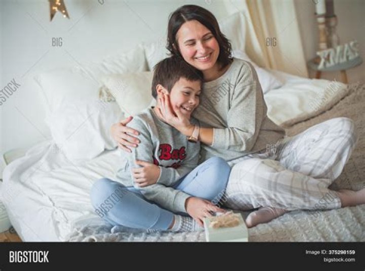 Mom Son Share A Bed &raquo; Otaewns