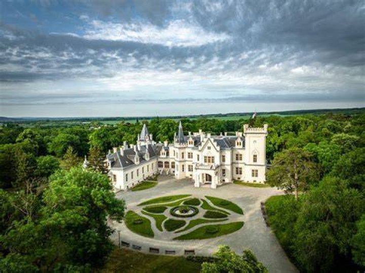 mother nature Nadasdy Castle, Hungary