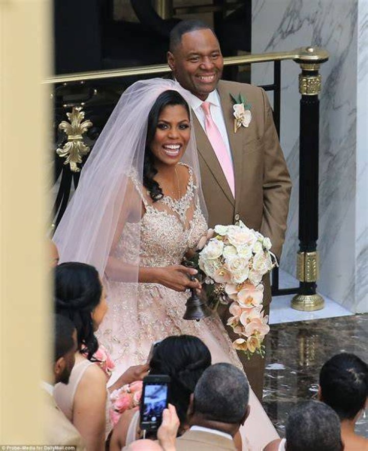Omarosa gets married in Donald Trump's Washington DC hotel Daily Mail
