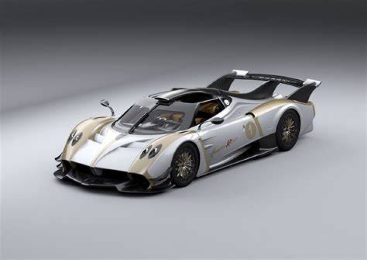 Pagani Huayra Review, Trims, Specs, Price, New Interior Features