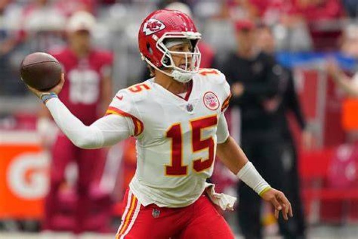 Patrick Mahomes throws five touchdowns as Chiefs eliminate Ben