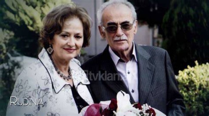 Roza Anagnosti interpreton poemën e At Vinçens Prenushit "Gruaja