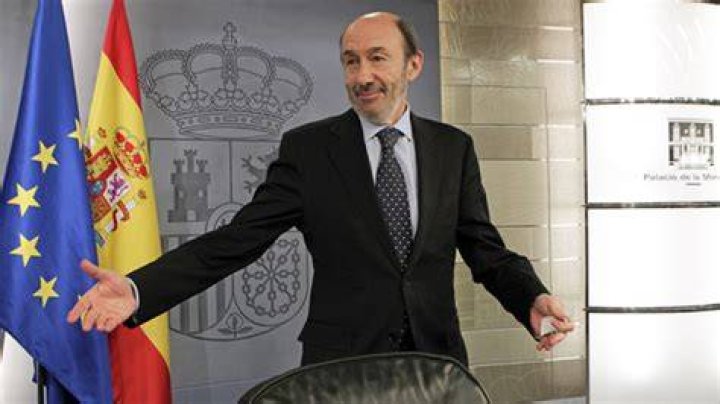Rubalcaba abandona el gobierno para convertirse en candidato socialista