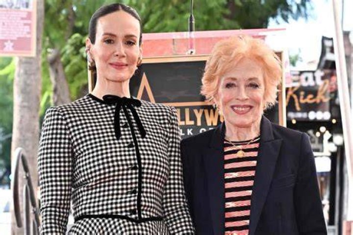 Sarah Paulson Isn&rsquo;t Here For Ageist Critics of Her Relationship With