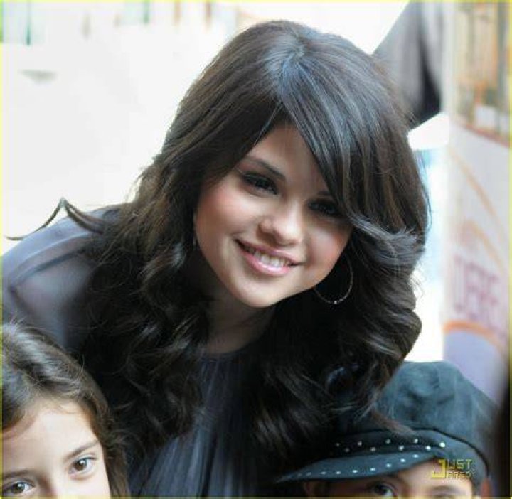 Selena Gomez Biography, Cinderella Story, Marie Gomez, Hollywood