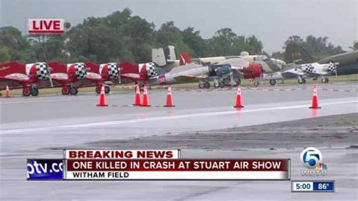 Stuart Air Show crash One dead after plane crashes onto golf course