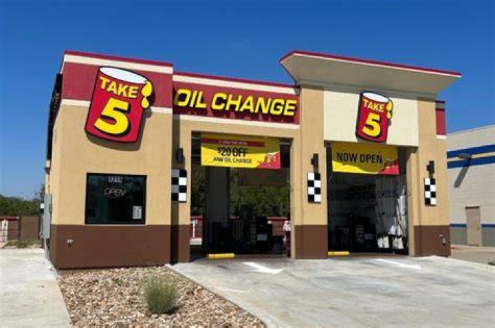Take 5 Oil Change TV Spot, 'Sweater Knitting' iSpot.tv