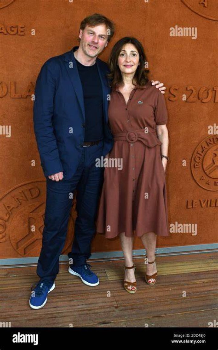 Valerie Karsenti and her husband Fran&ccedil;ois Feroleto posing at the