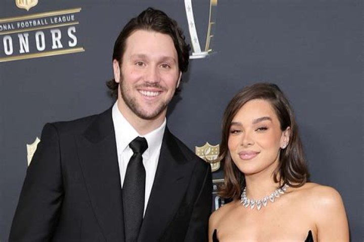 Who's Hailee Steinfeld Currently Dating? Exploring Her Relationships